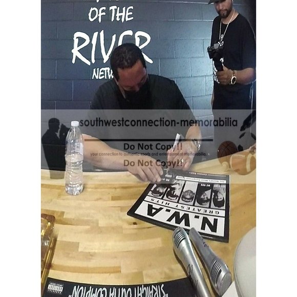 Ice Cube DJ Yella Signed NWA Greatest Hits Vinyl Record Album Beckett Autograph - Picture 4 of 14